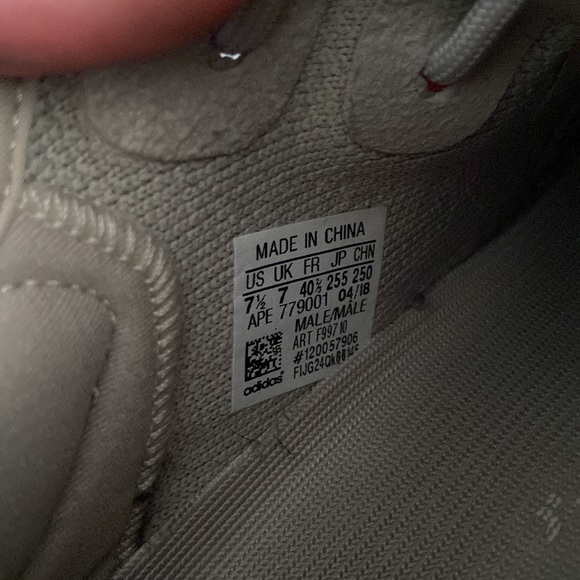 Yeezy Boost 350 V2 in Sesame - Picture 10 of 11